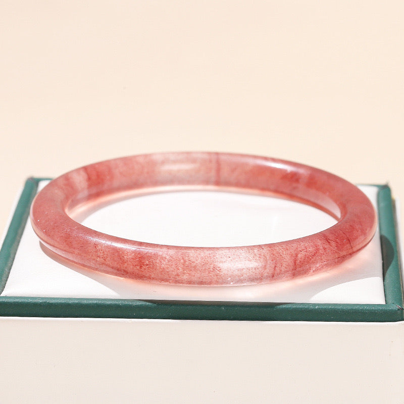 Collection de bracelets en cristaux naturels