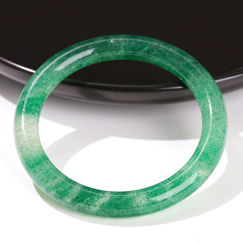 Collection de bracelets en cristaux naturels